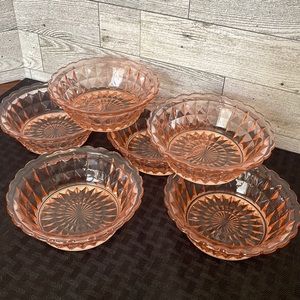 Jeannette Pink Windsor Diamond 4‎ 3/4" Berry Bowl